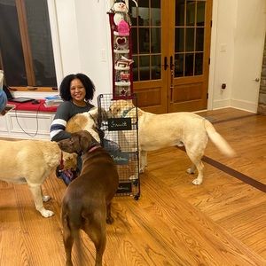 Meet your Posher, Jennifer